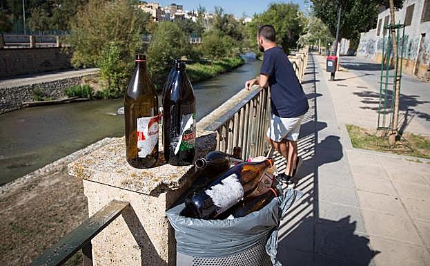 Litronas en uno de los paseos junto al cauce del río Genil