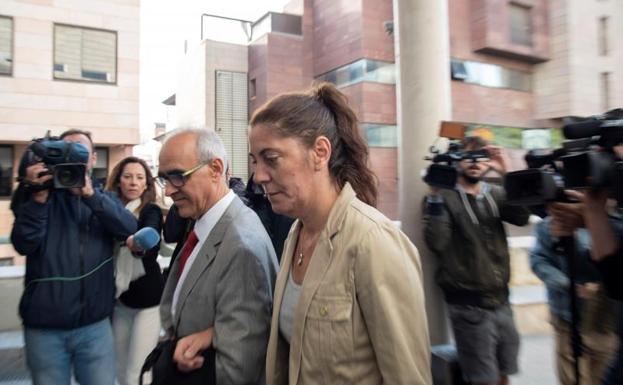 Margarita Garau, madre de Nadia, a la llegada hoy a la Audiencia de Lleida.