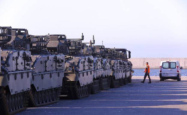 Los tanques estaban esta mañana en el puerto de Motril