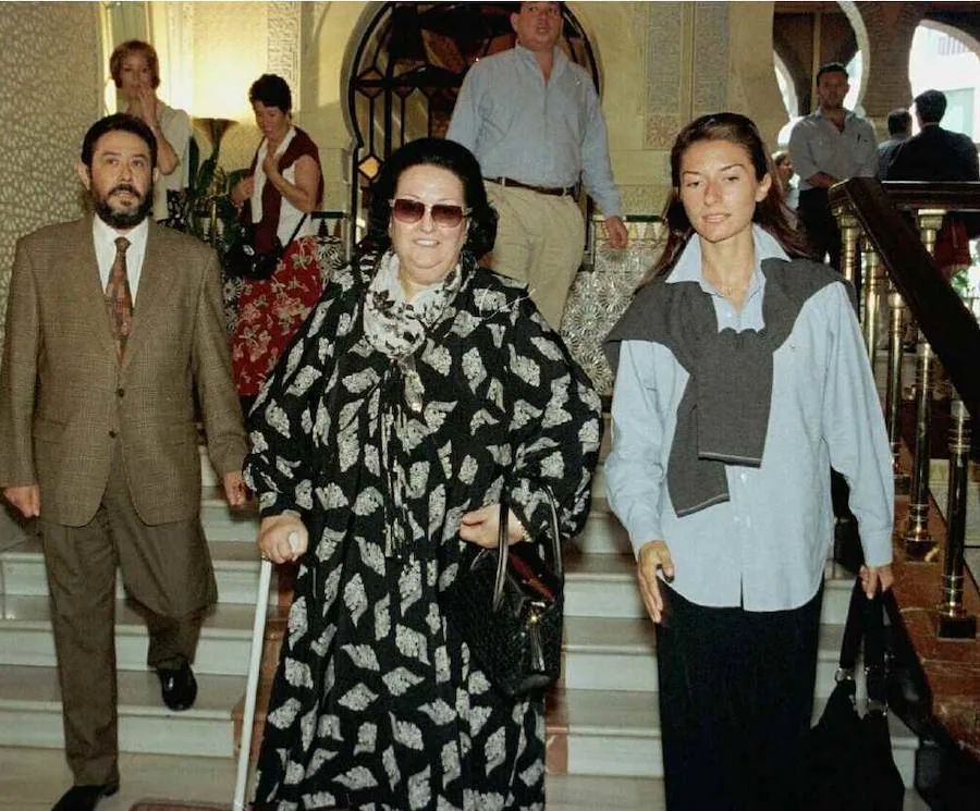 Montserrat Caballé y su hija Montserrat Martí llegan a Granada, en 1988