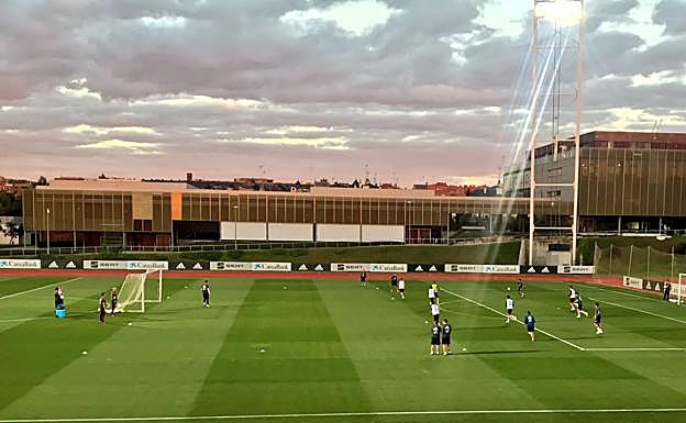 La selección española, durante el entrenamiento en la Ciudad del Fútbol. 