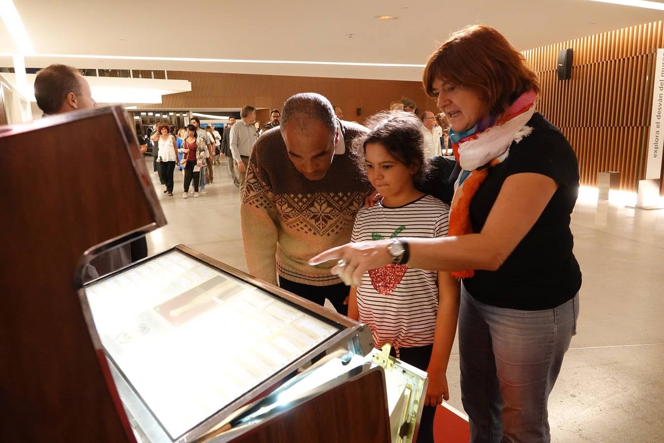 La muestra, inaugurada ayer, supone un acercamiento a la música en su conjunto, desde la raíz del sonido hasta las diversas formas en las que el ser humano lo ha desarrollado y la trama de sensaciones que provoca en él cuando alcanza el oído
