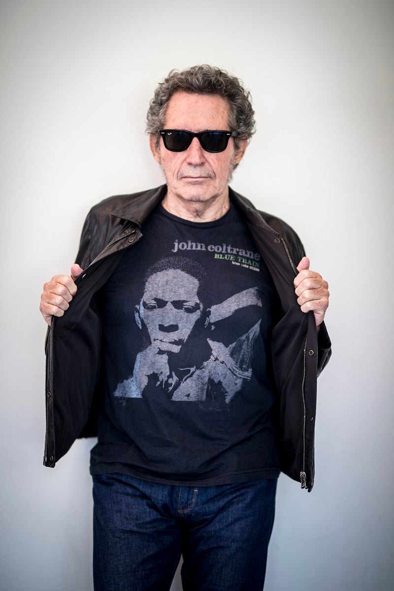 Interpretará grandes clásicos de toda su carrera como 'Bienvenidos', 'Santa Lucía' o 'Rock de una noche de verano', acompañado de su banda, los Black Betty Boys, y una orquesta sinfónica dirigida por Carlos Checa