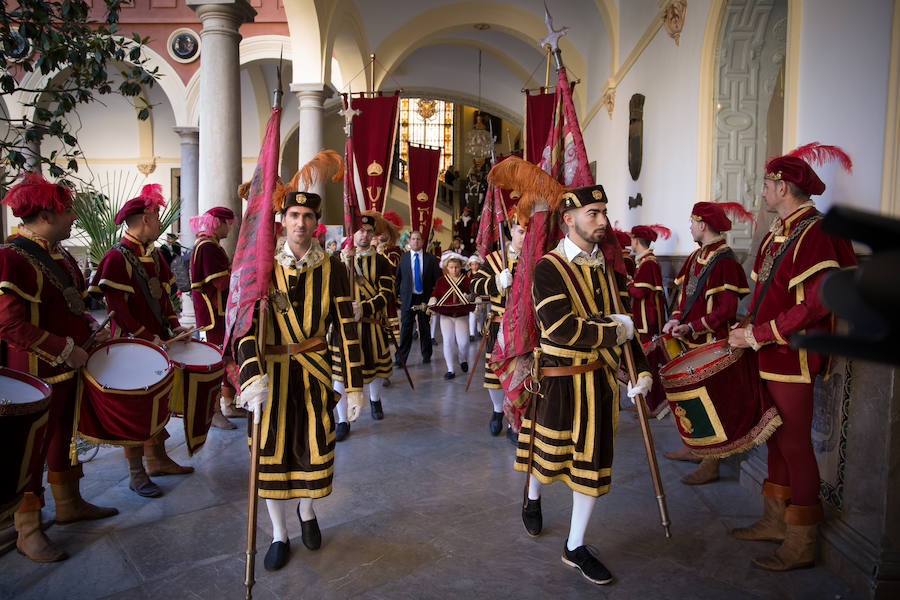 Ambiente de fiesta en las calles de la capital 