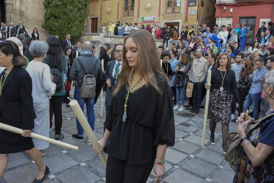 Faltaban escasos minutos para las tres de la tarde cuando la dolorosa que hace trescientos años tallara Risueño llegaba al altar donde será coronada canónicamente la mañana de este sábado 13 de octubre