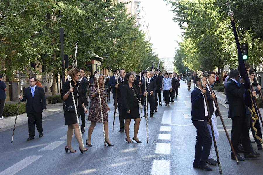 Faltaban escasos minutos para las tres de la tarde cuando la dolorosa que hace trescientos años tallara Risueño llegaba al altar donde será coronada canónicamente la mañana de este sábado 13 de octubre