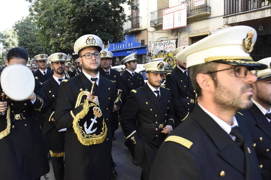 Faltaban escasos minutos para las tres de la tarde cuando la dolorosa que hace trescientos años tallara Risueño llegaba al altar donde será coronada canónicamente la mañana de este sábado 13 de octubre