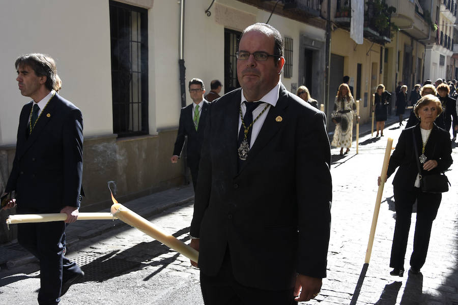 Faltaban escasos minutos para las tres de la tarde cuando la dolorosa que hace trescientos años tallara Risueño llegaba al altar donde será coronada canónicamente la mañana de este sábado 13 de octubre