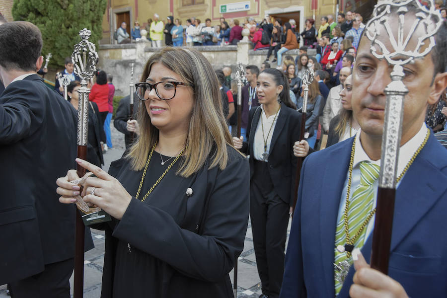 Faltaban escasos minutos para las tres de la tarde cuando la dolorosa que hace trescientos años tallara Risueño llegaba al altar donde será coronada canónicamente la mañana de este sábado 13 de octubre