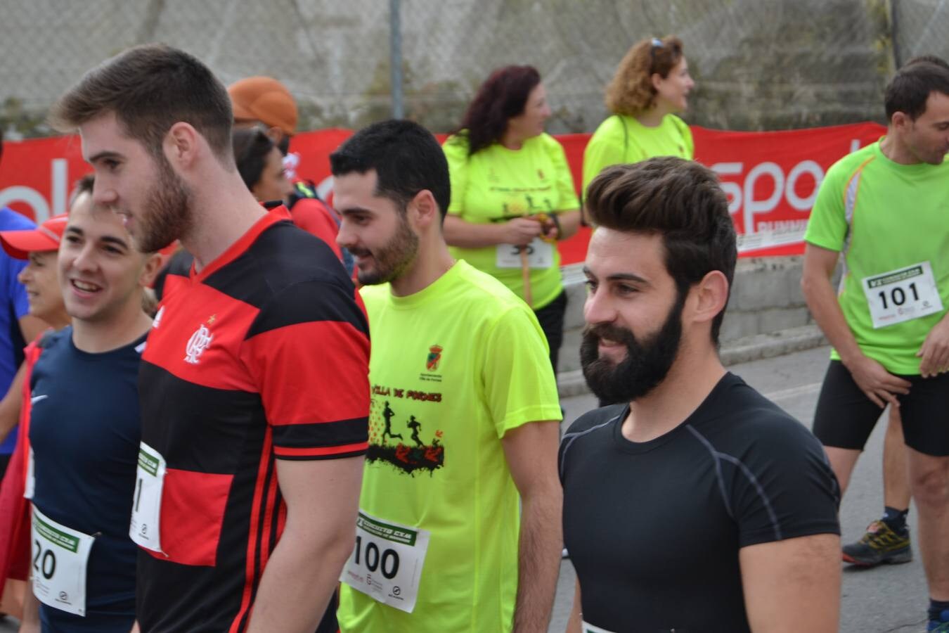 En torno a 120 personas, entre corredores de la trail, minitrail y ruta senderista participaron en la mañana del domingo en esta prueba que estuvo marcada por la intensa lluvia