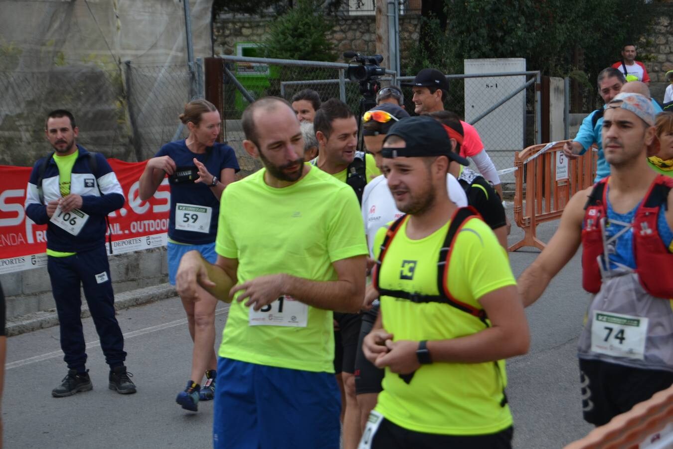 En torno a 120 personas, entre corredores de la trail, minitrail y ruta senderista participaron en la mañana del domingo en esta prueba que estuvo marcada por la intensa lluvia