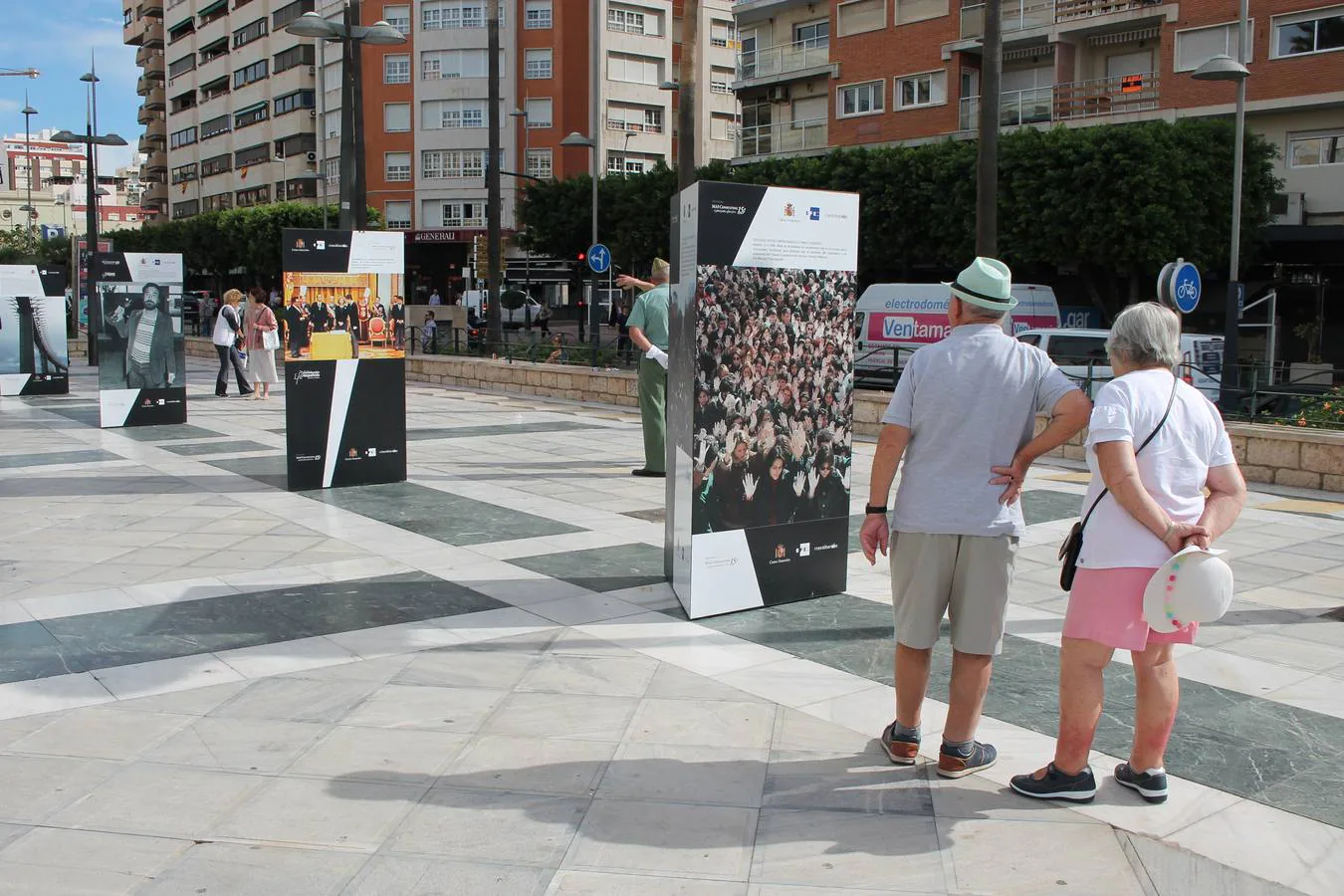 En las imágenes se puede recordar desde la unión contra ETA hasta, la jura de la Constitución, por aquel entonces, del Príncipe Felipe o los hitos deportivos