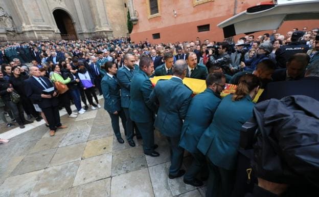 «Te hacemos una promesa; jamás tu familia estará sola»