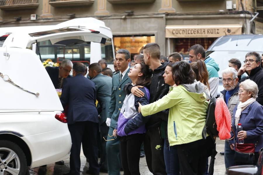 El funeral del guardia civil de 47 años que falleció en la madrugada de este pasado lunes al recibir un disparo en Huétor Vega en acto de servicio se celebra en la Catedral de la capital, con la asistencia de el ministro del Interior, Fernando Grande-Marlaska, entre otras personalidades