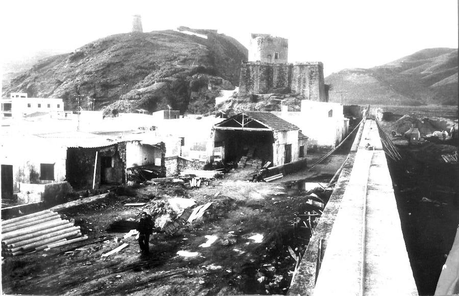 El 19 de octubre de 1973 una riada destrozó el pueblo de La Rábita. Recordamos el suceso con motivo del 45 aniversario del suceso.