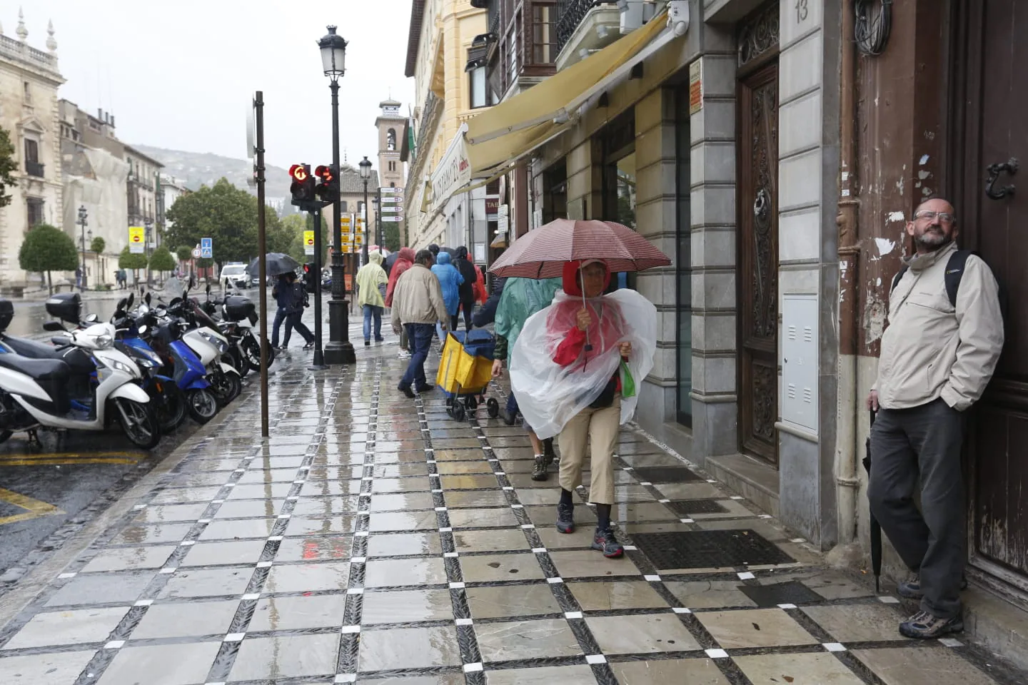 Aviso amarillo vigente por lluvias hasta las 18 horas y previsión de tormentas