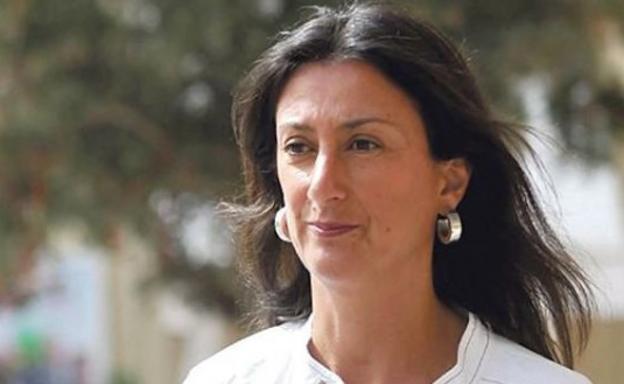 La periodista maltesa Daphne Caruana fue asesinada a través de un artefacto remoto.