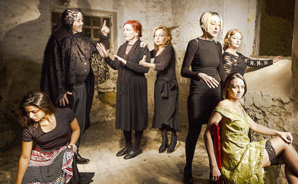 Elenco de actrices que protagoniza el musical de La Casa de Bernarda Alba. 