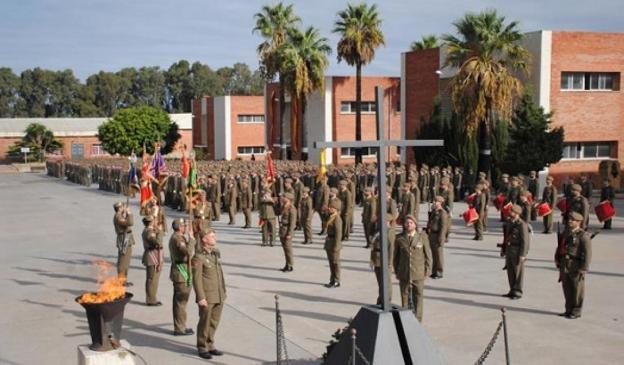 Formación en el reciente acto de despedida de alumnos. 