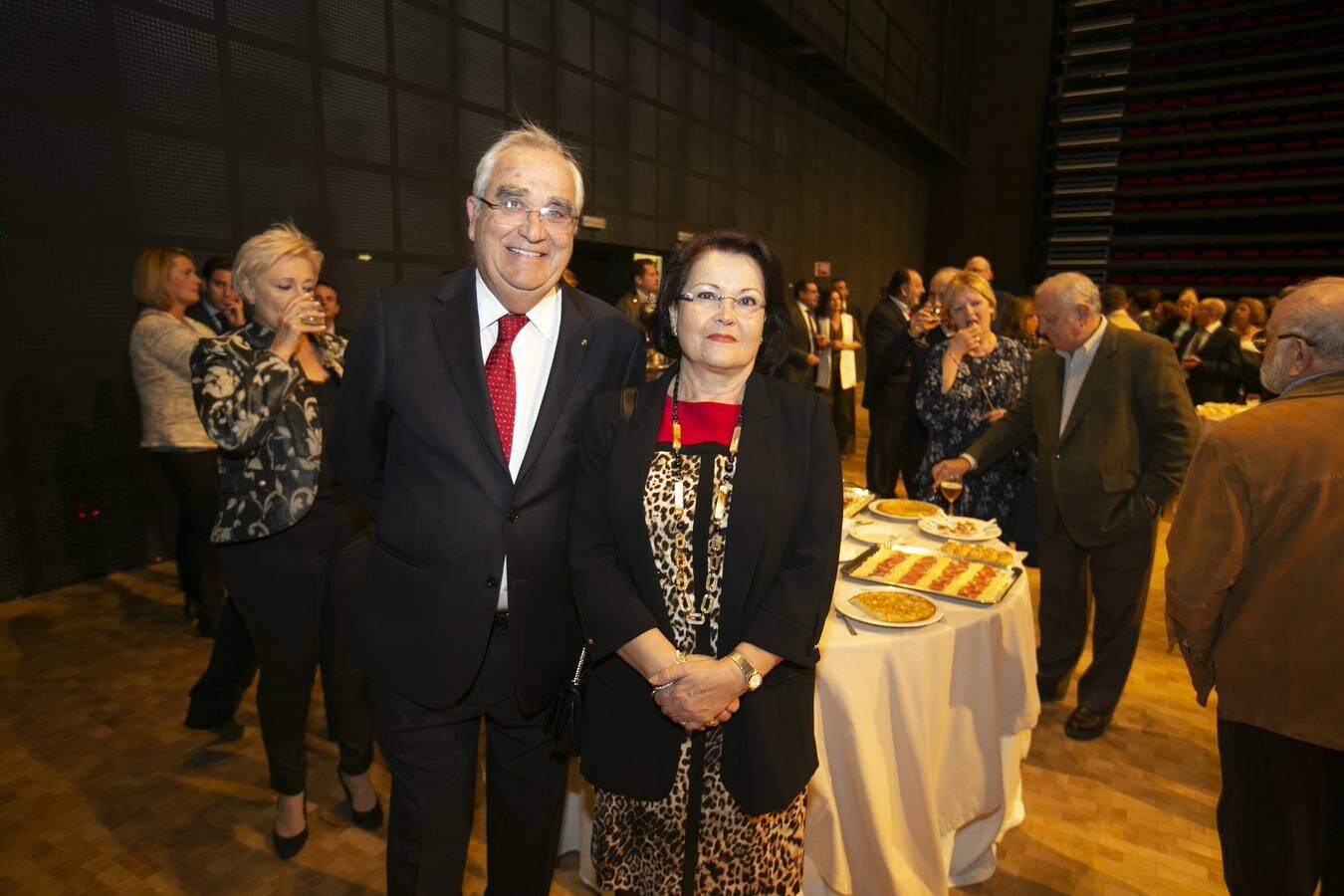 Numerosos rostros conocidos en el acto celebrado en el Teatro de Caja Granada