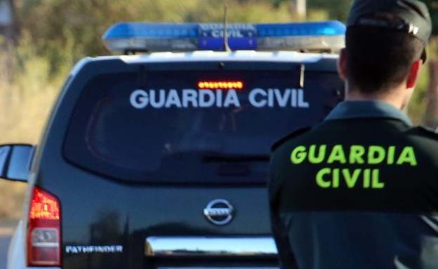 Muere un menor de 16 años al dispararse con el arma de uno de sus padres, ambos guardias civiles