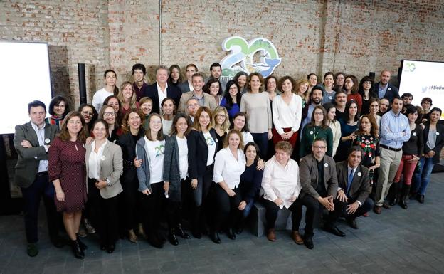 La ministra Teresa Ribera junto al equipo de la Fundación Biodiversidad durante el acto de celebración del 20 aniversario