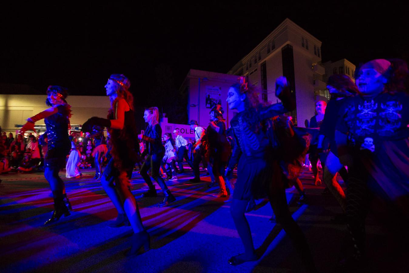 Zombies, vampiros y otros personajes de terror sorprendieron ayer a los motrileños