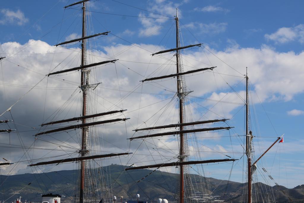 Hoy coinciden en la dársena los dos veleros gemelos, con 138 personas a bordo