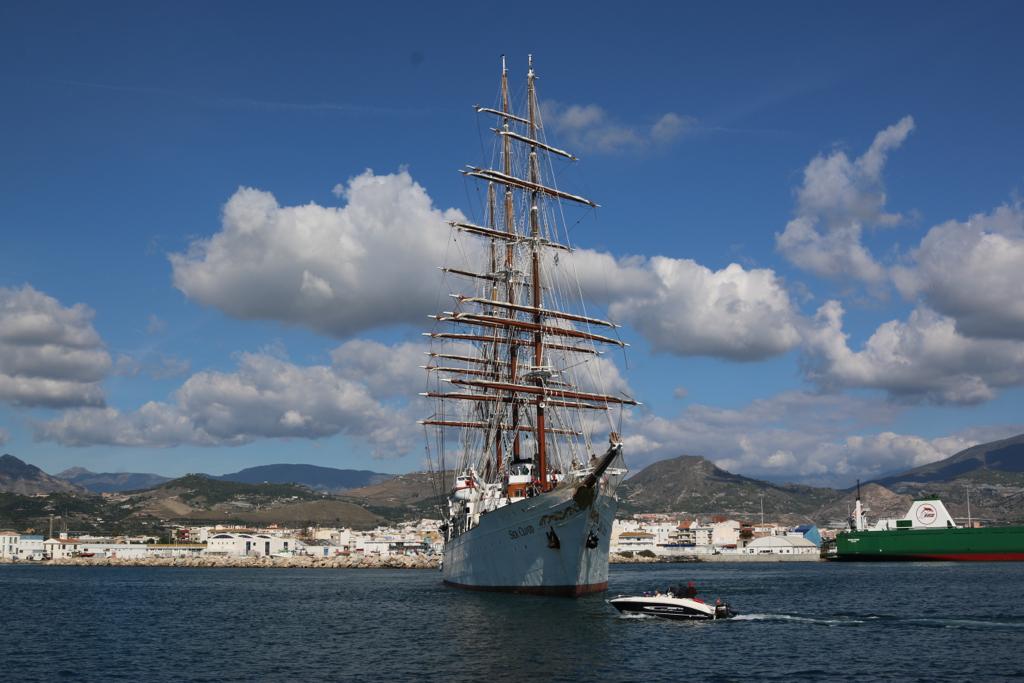 Hoy coinciden en la dársena los dos veleros gemelos, con 138 personas a bordo