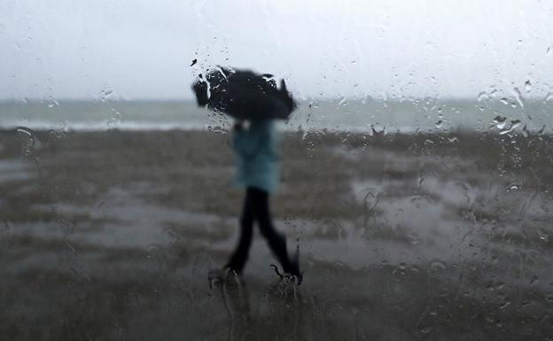 La lluvia y el viento afectan hoy a toda Andalucía