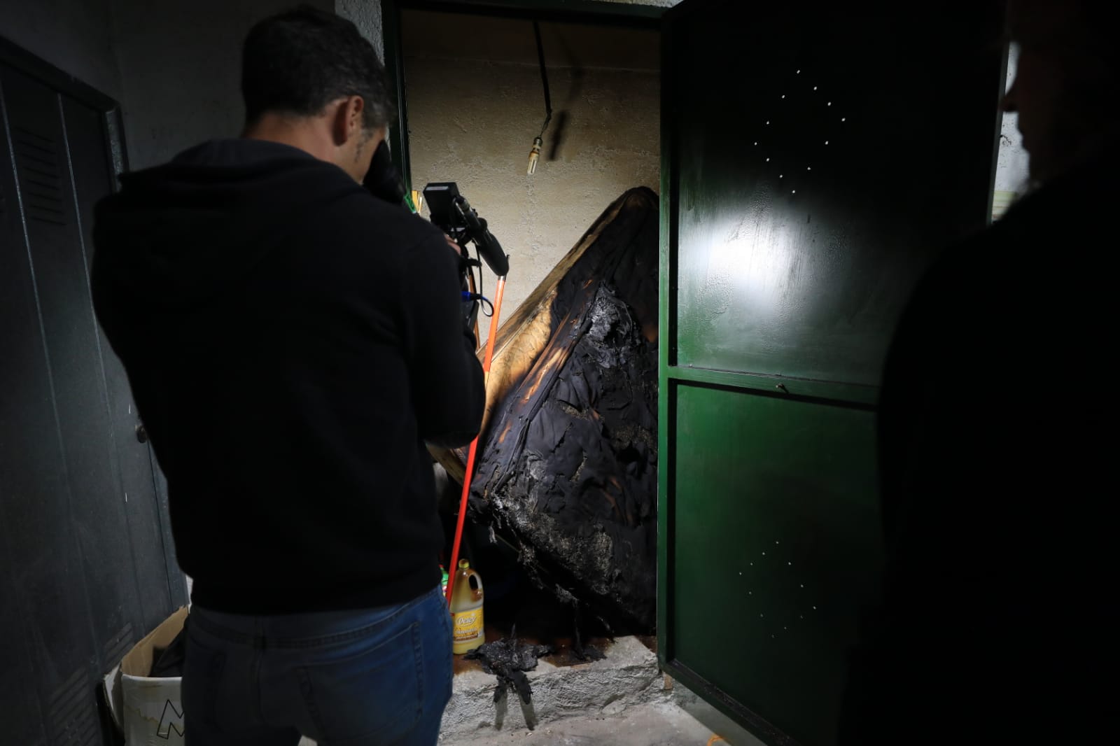 Quince personas han tenido que ser desalojadas mientras los Bomberos intervenían en el inmueble