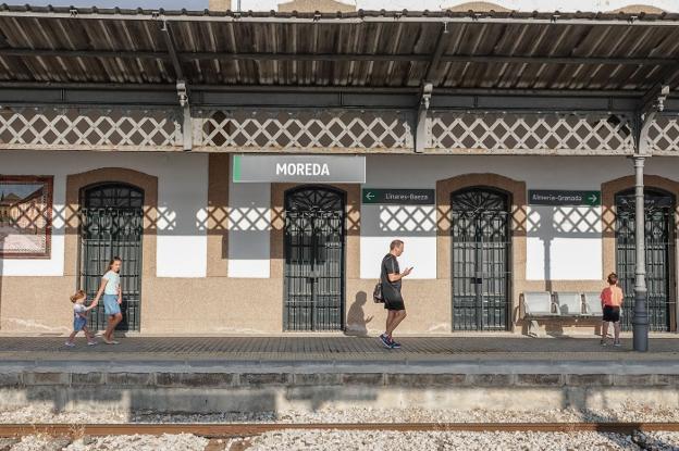 La línea de Moreda permitirá recuperar un tren directo entre Granada y Madrid.