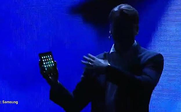 Samsung presenta su primer móvil plegable, el Infinity Flex Display