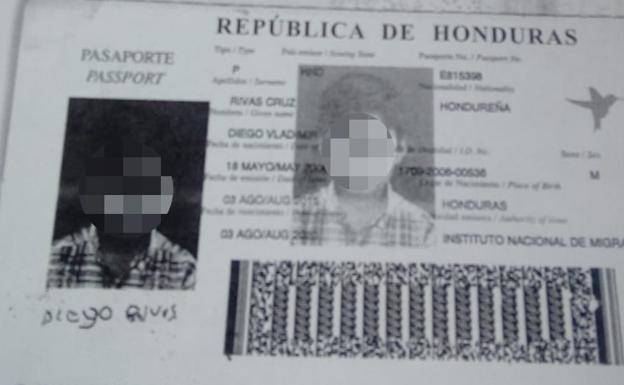 Final feliz para la mujer que perdió el pasaporte de su hijo en el bus Atarfe-Granada