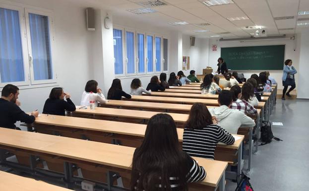 Examen SAS | Cerca de 8.200 candidatos se examinan hoy para lograr plaza fija en los centros públicos sanitarios