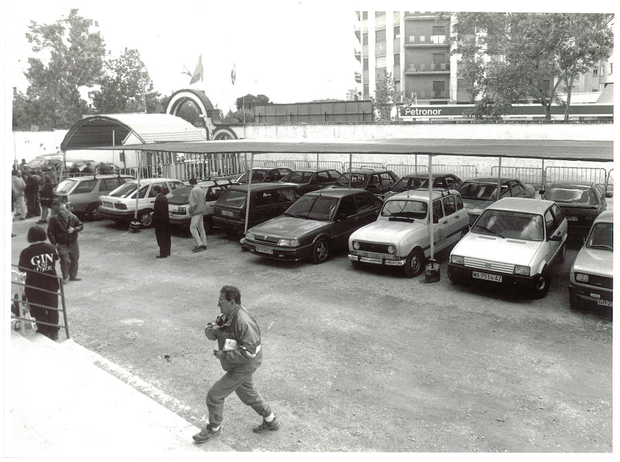 1995. Entrada a uno de los últimos partidos del Granada en el antiguo Los Cármenes.