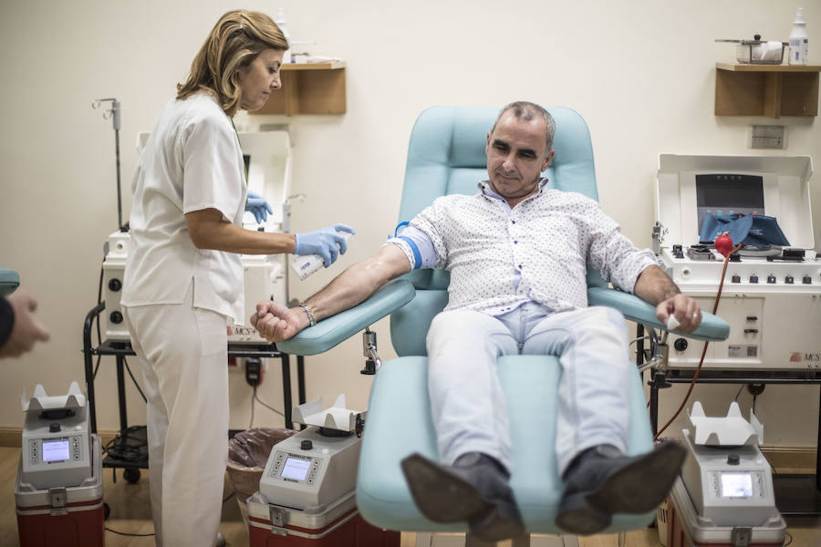 Enrique Francisco Ojea, albaicinero, es el mayor donante de sangre de España y anima a todos a que donen para ayudar a los demás 