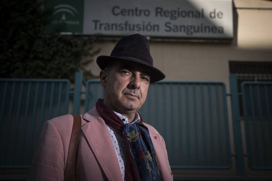 Enrique Francisco Ojea, albaicinero, es el mayor donante de sangre de España y anima a todos a que donen para ayudar a los demás 