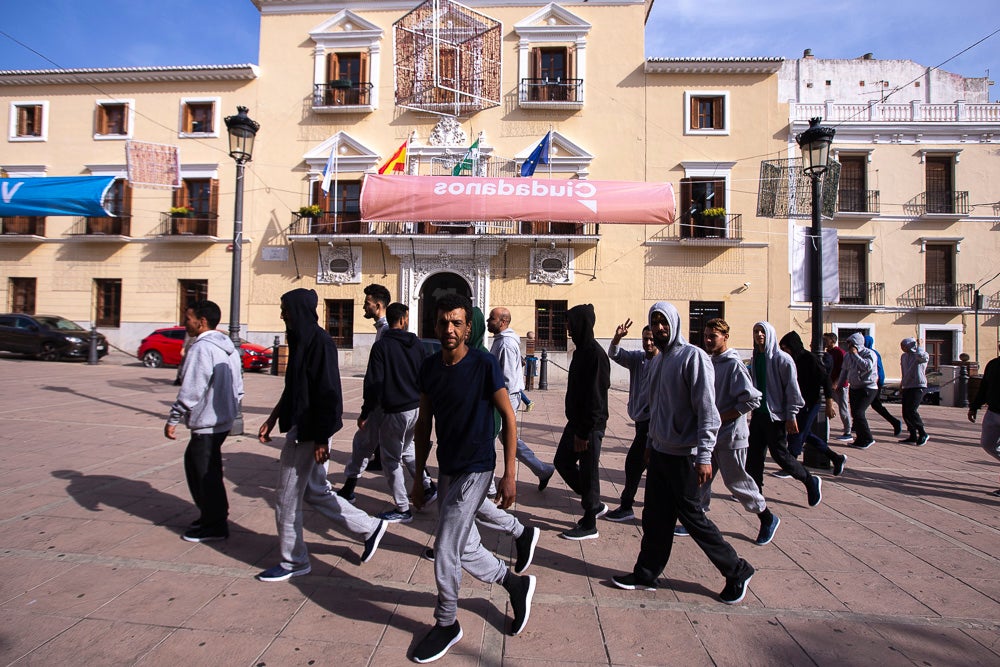 Han salido del CATE y no tienen un lugar donde quedarse estas primeras horas hasta que se dirijan a algún destino