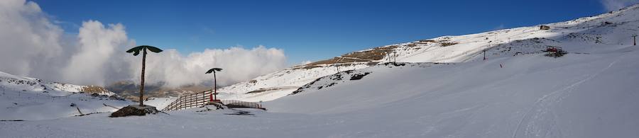 Aunque no hay novedades sobre la fecha de apertura, hoy se podía ver a personal de Cetursa trabajando en las pistas