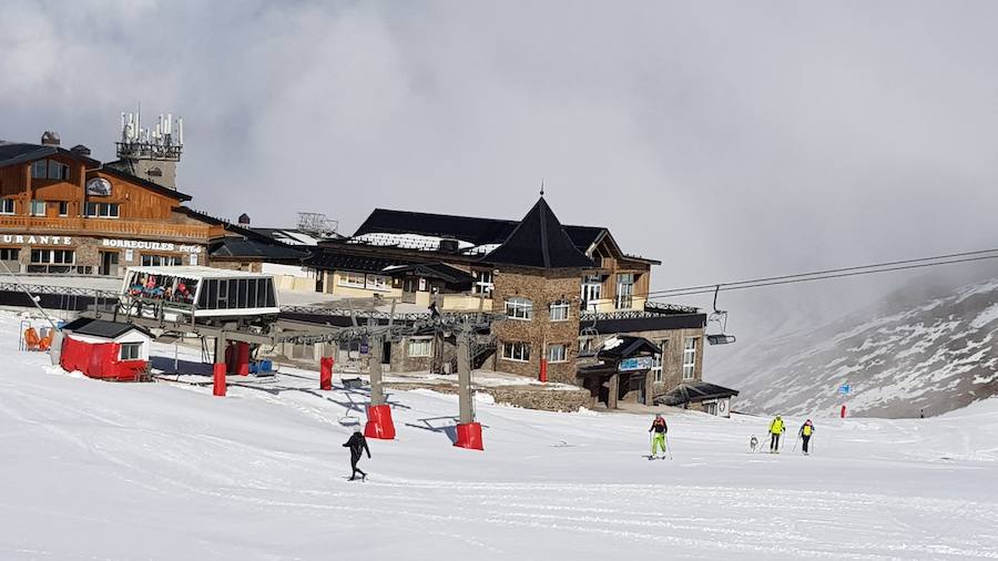 Aunque no hay novedades sobre la fecha de apertura, hoy se podía ver a personal de Cetursa trabajando en las pistas