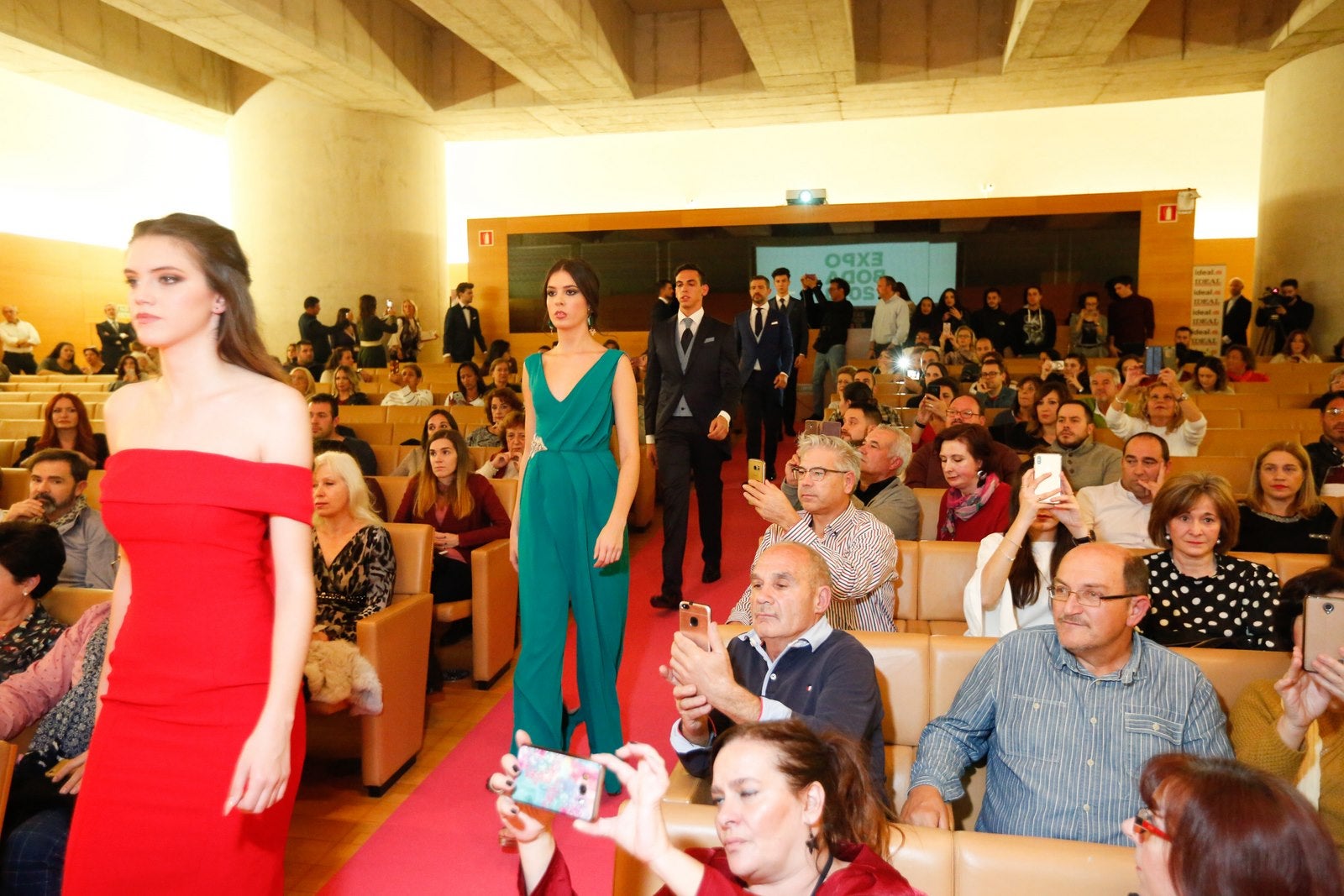 Este fin de semana se celebra Expo Boda, que ayer vivió su gran pasarela de trajes de novia