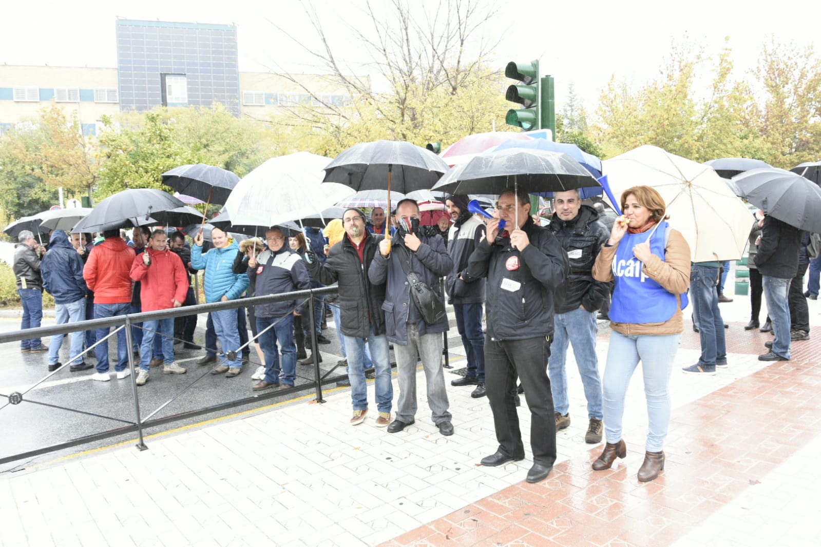 Su acción ha obligado a efectuar cortes tráfico en el distrito Beiro de la capital