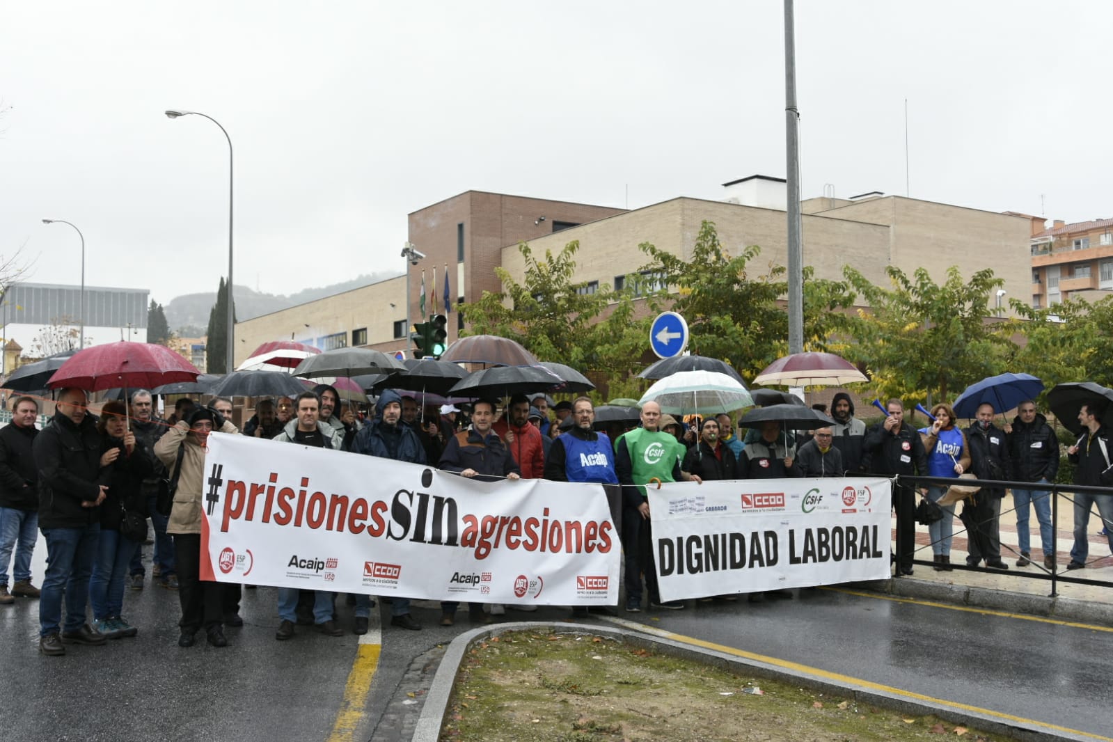 Su acción ha obligado a efectuar cortes tráfico en el distrito Beiro de la capital