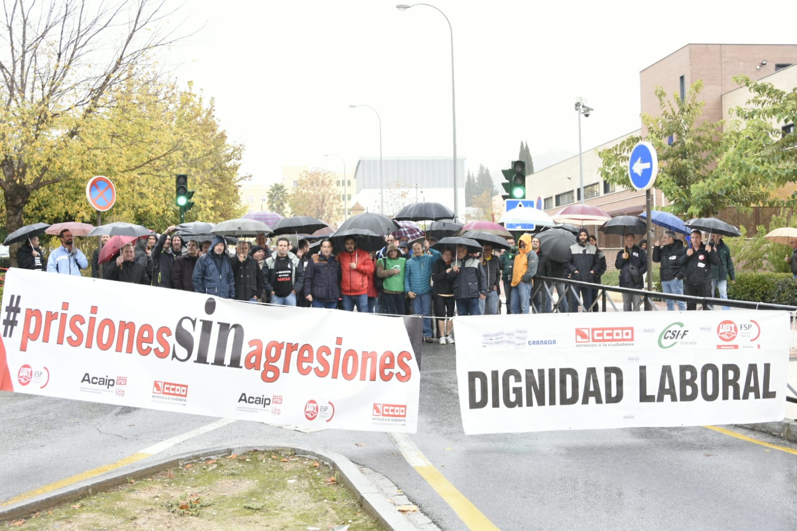 Su acción ha obligado a efectuar cortes tráfico en el distrito Beiro de la capital
