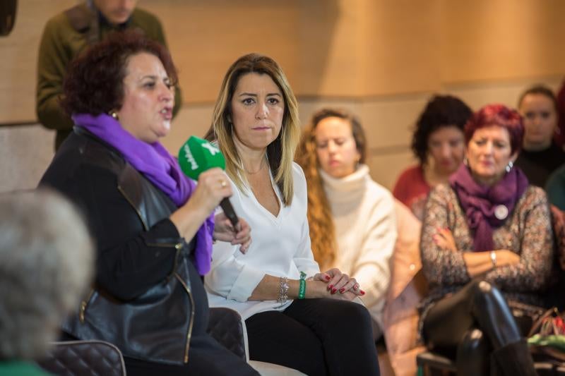 La presidenta de la Junta ha visitado Granada este 25-N en plena campaña electoral