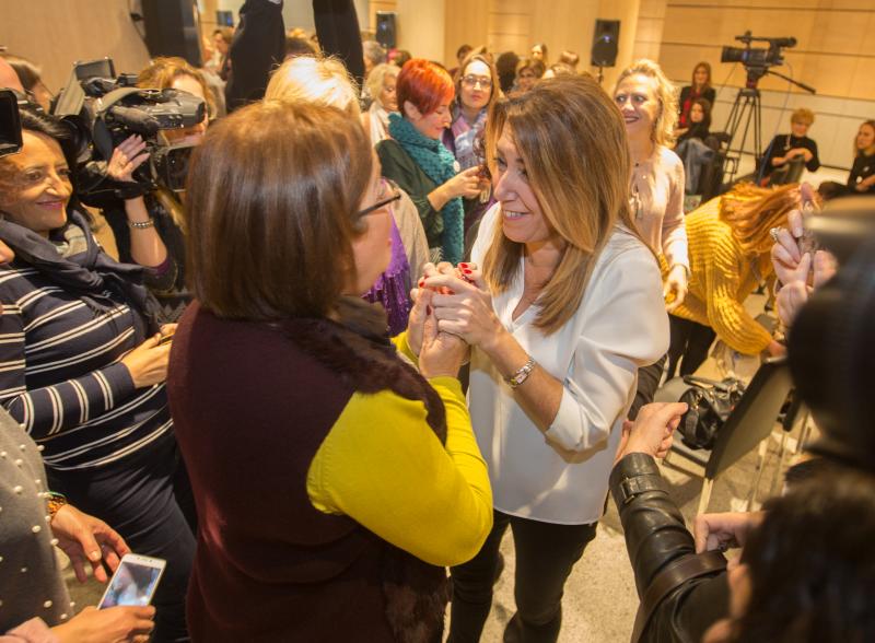 La presidenta de la Junta ha visitado Granada este 25-N en plena campaña electoral