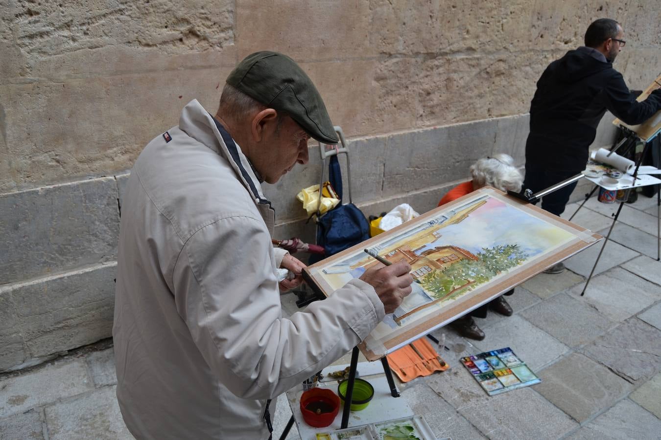 Un centenar de pintores de Andalucía Oriental celebraron el domingo, 25 de noviembre, el Día Mundial de la Acuarela, en el entorno de la Catedral de Granada