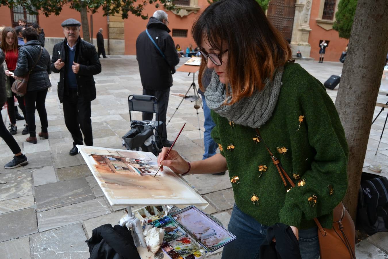 Un centenar de pintores de Andalucía Oriental celebraron el domingo, 25 de noviembre, el Día Mundial de la Acuarela, en el entorno de la Catedral de Granada