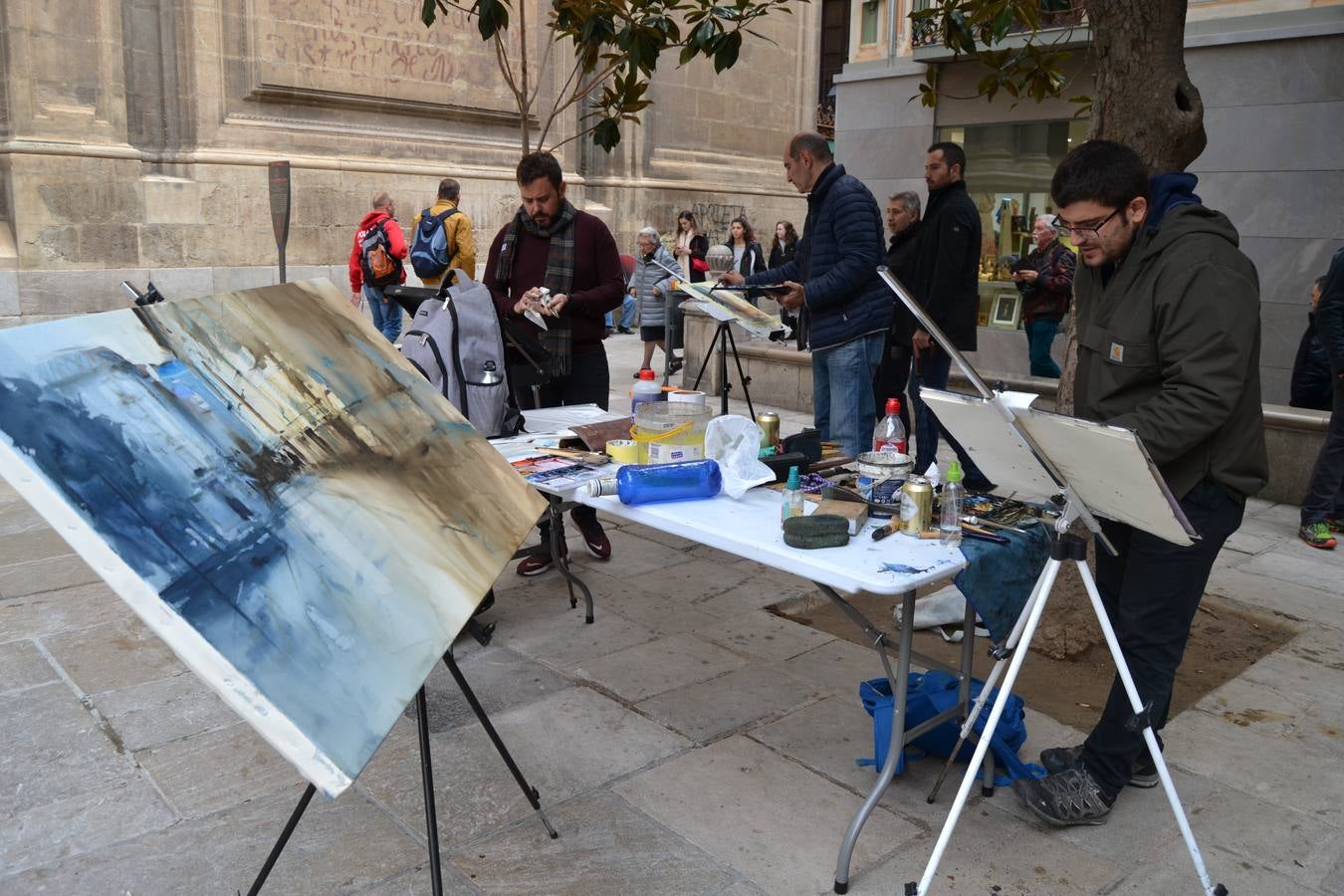 Un centenar de pintores de Andalucía Oriental celebraron el domingo, 25 de noviembre, el Día Mundial de la Acuarela, en el entorno de la Catedral de Granada